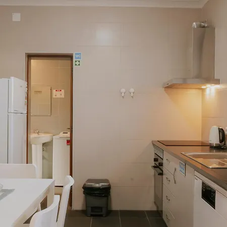 114 - Faustino S House * Estrada (Leiria)
